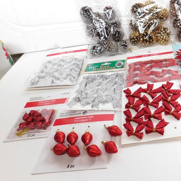 Lot of Metallic Christmas Package Wrapping Mini Decorations Bows Bulbs Ornaments - Picture 4 of 8